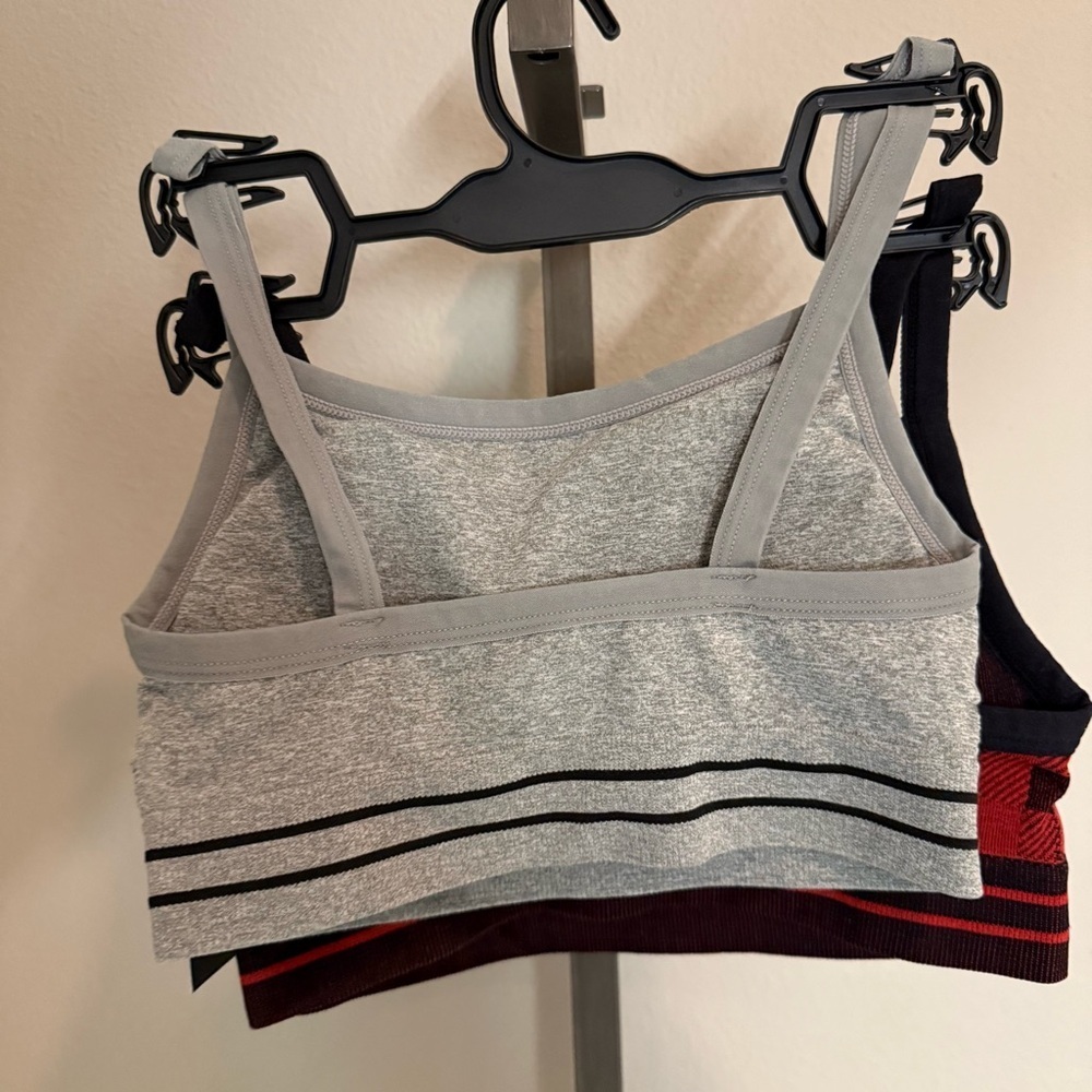 Steve Madden bundle of two Sports bras size small NWT - Picture 4 of 6